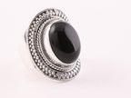 Bewerkte zilveren ring met onyx afbeelding 1