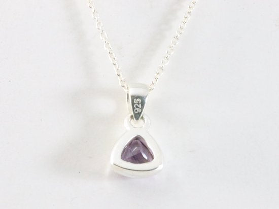 Fijne hoogglans zilveren hanger met amethist aan ketting afbeelding 3