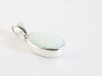 Fijne ovale zilveren hanger met welo opaal aan ketting afbeelding 2