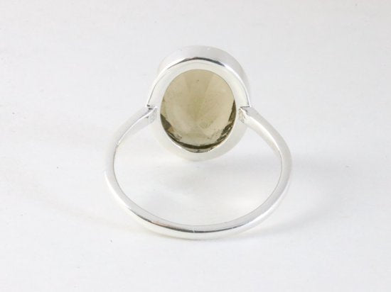 Ovale hoogglans zilveren ring met rookkwarts afbeelding 3