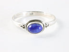 Fijne bewerkte zilveren ring met lapis lazuli afbeelding 4