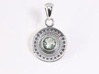 Fijne bewerkte ronde zilveren hanger met groene amethist afbeelding 1