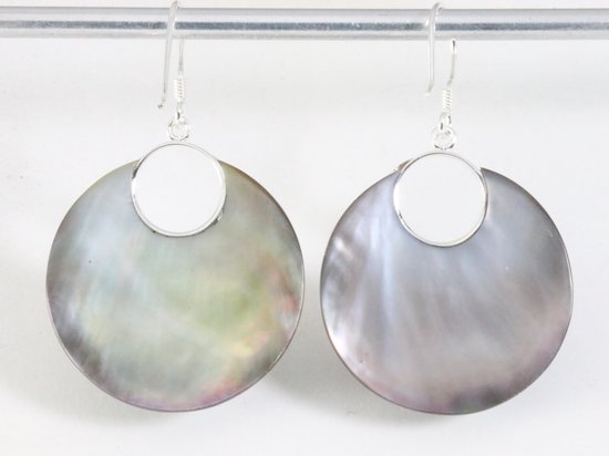 Zilveren oorbellen met grote ronde zwarte parelmoer afbeelding 2