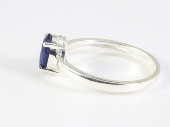 Fijne hoogglans zilveren ring met blauwe saffier afbeelding 2