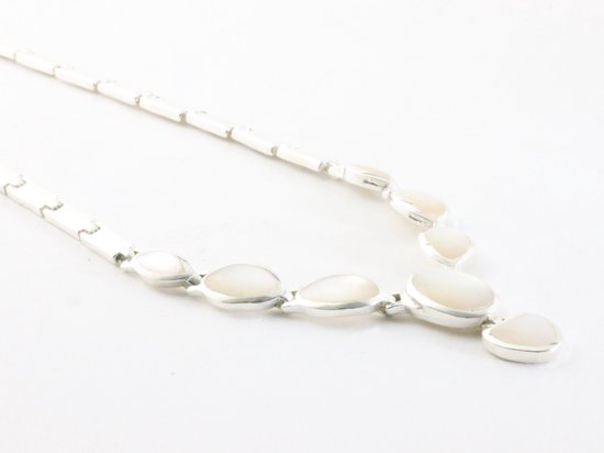 Hoogglans zilveren collier met parelmoer afbeelding 2