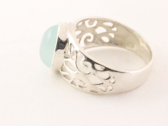 Opengewerkte zilveren ring met aqua chalcedoon afbeelding 2