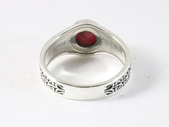 Bewerkte zilveren ring met robijn afbeelding 3