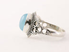 Bewerkte zilveren ring met blauwe chalcedoon afbeelding 2