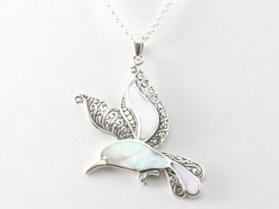 Zilveren kolibrie hanger met parelmoer aan ketting afbeelding 4