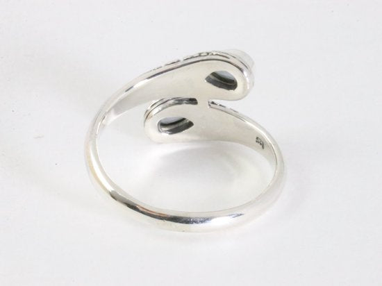 Traditionele bewerkte zilveren ring met tanzaniet afbeelding 3