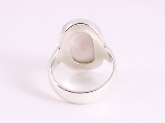 Ovale hoogglans zilveren ring met welo opaal afbeelding 3