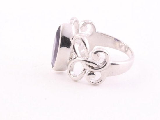 Opengewerkte zilveren ring met ioliet afbeelding 2