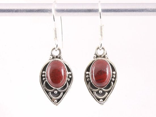 Fijne bewerkte zilveren oorbellen met rode jaspis afbeelding 3