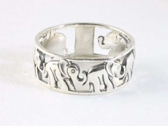 Opengewerkte zilveren ring met olifanten afbeelding 1