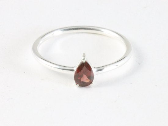 Fijne hoogglans zilveren ring met granaat afbeelding 4