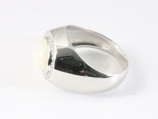 Hoogglans zilveren ring met Ethiopische opaal en witte topaas afbeelding 2