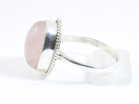 Bewerkte ovale zilveren ring met rozenkwarts afbeelding 2