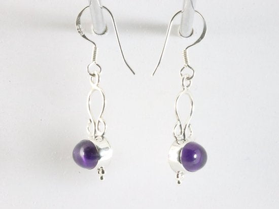 Fijne opengewerkte zilveren oorbellen met amethist afbeelding 2