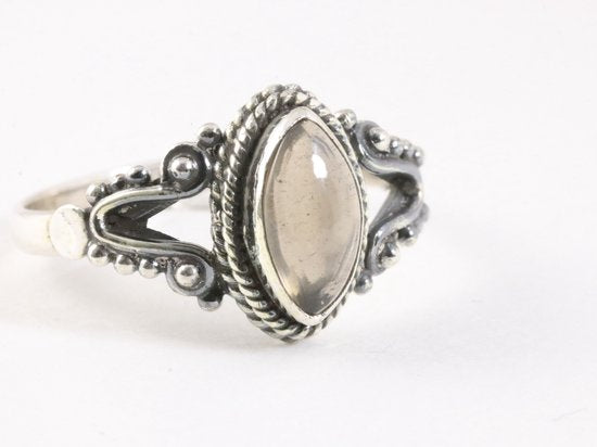 Fijne bewerkte zilveren ring met rookkwarts afbeelding 1