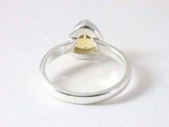 Hoogglans zilveren ring met citrien afbeelding 3