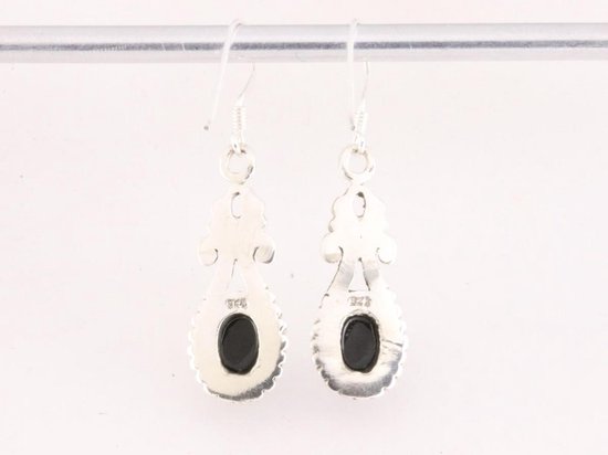 Bewerkte zilveren oorbellen met onyx afbeelding 2