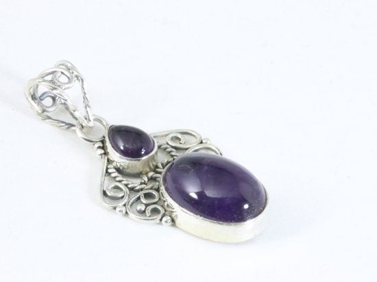 Opengewerkte zilveren hanger met amethist afbeelding 2