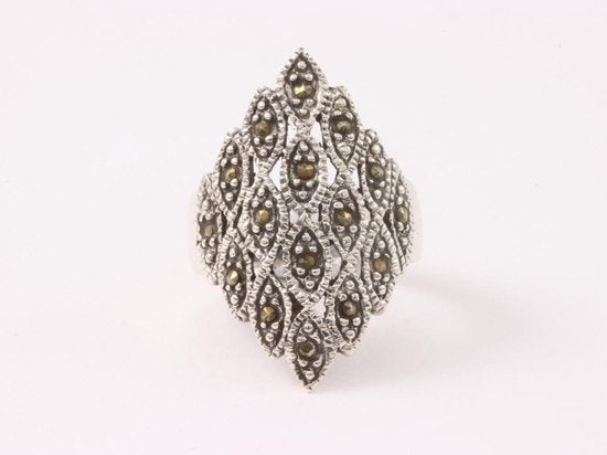 Ruitvormige zilveren ring met marcasiet afbeelding 4