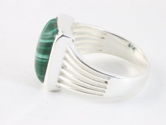 Opengewerkte rechthoekige zilveren ring met malachiet afbeelding 2