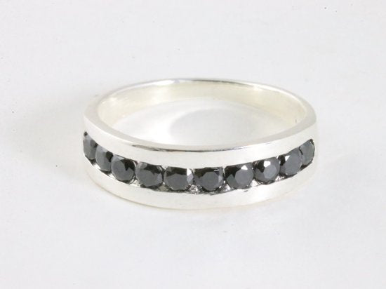 Fijne hoogglans zilveren ring met onyx afbeelding 3