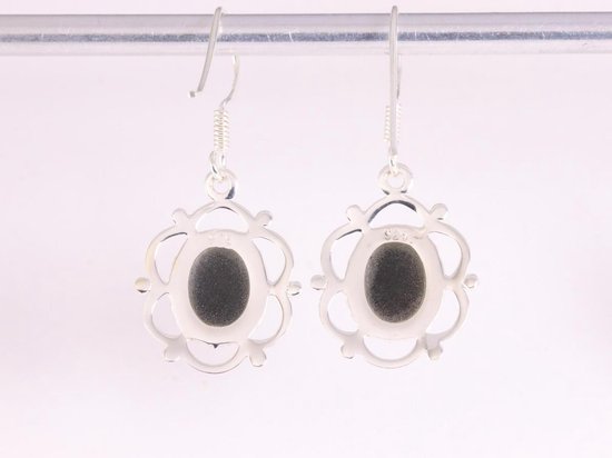 Opengewerkte zilveren oorbellen met zwarte agaat afbeelding 3