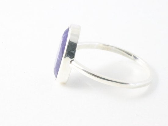 Ovale hoogglans zilveren ring met blauwe saffier afbeelding 2