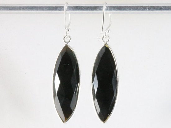 Lange zilveren oorbellen met onyx afbeelding 2