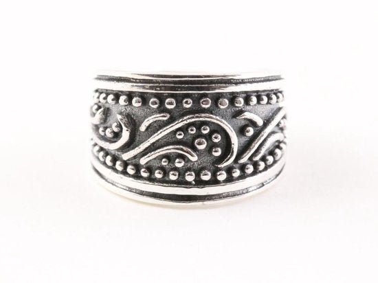 Bewerkte zilveren ring met fantasiegravering afbeelding 4