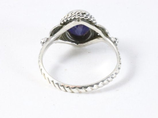 Fijne bewerkte zilveren ring met blauwe saffier afbeelding 3