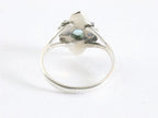 Fijne bewerkte zilveren ring met blauwe topaas afbeelding 3