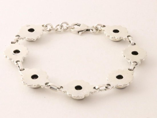 Bewerkte zilveren schakelarmband met granaat afbeelding 3