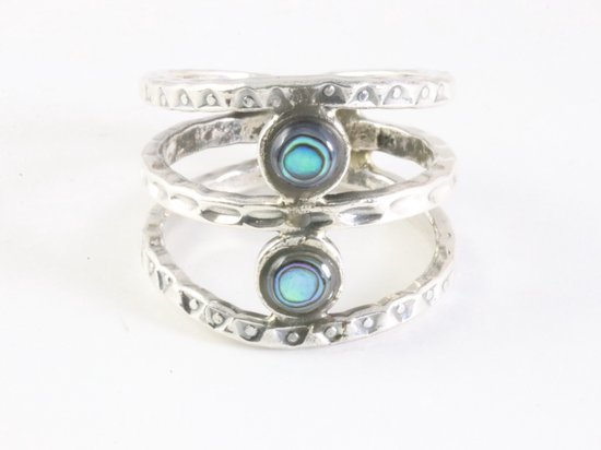 Brede opengewerkte zilveren ring met abalone schelp afbeelding 4