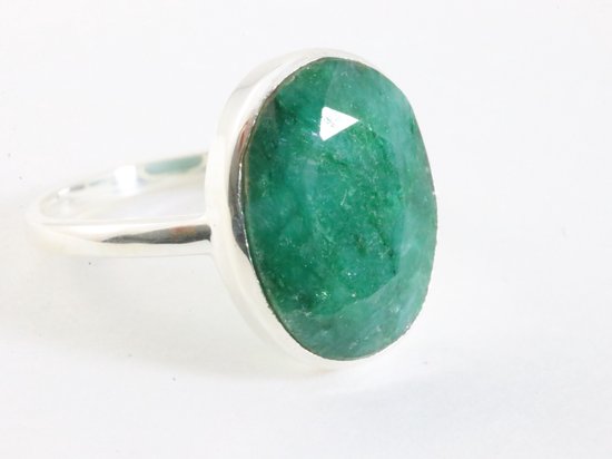 Ovale hoogglans zilveren ring met smaragd afbeelding 1