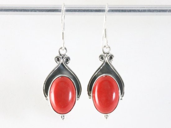 Bewerkte zilveren oorbellen met rode koraal steen afbeelding 4