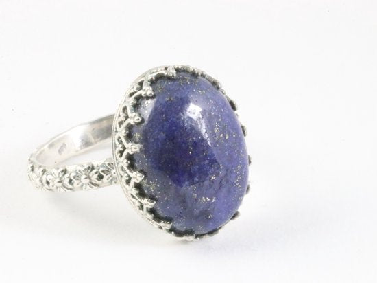 Bewerkte zilveren ring met lapis lazuli afbeelding 1