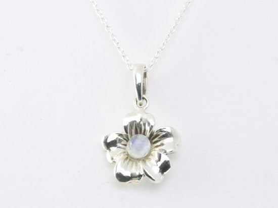 Fijne bloemvormige zilveren hanger met regenboog maansteen aan ketting afbeelding 4