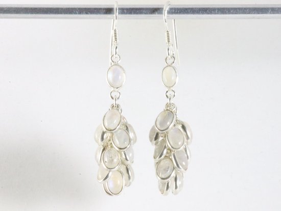 Lange trosvormige zilveren oorbellen met regenboog maansteen afbeelding 3