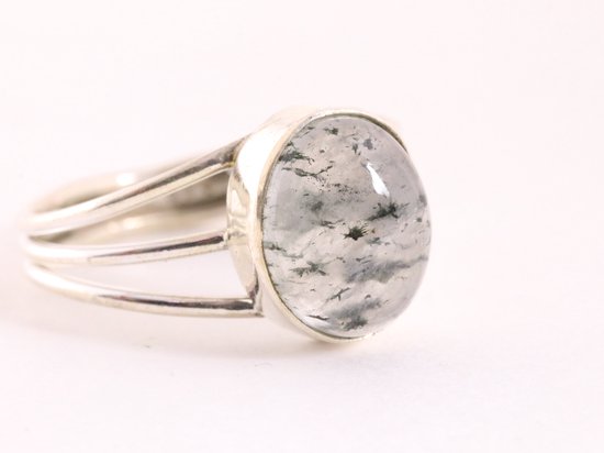 Opengewerkte zilveren ring met zwarte rutielkwarts afbeelding 1