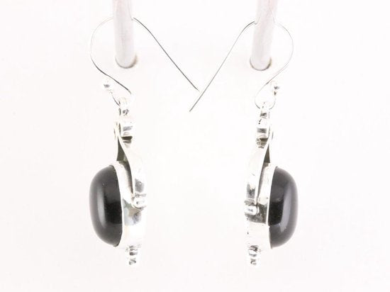 Bewerkte zilveren oorbellen met onyx afbeelding 2