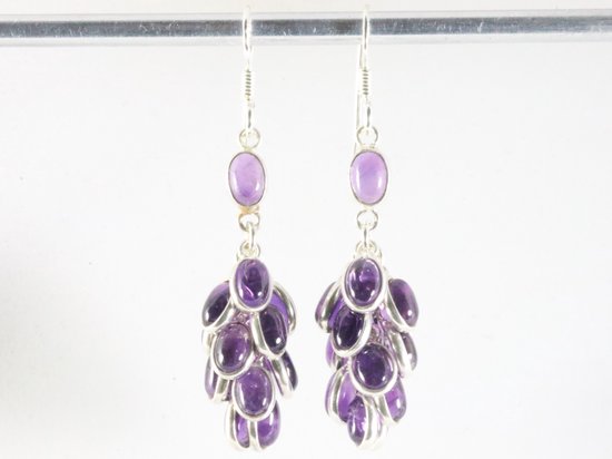 Lange trosvormige zilveren oorbellen met amethist afbeelding 3