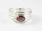Opengewerkte zilveren ring met granaat afbeelding 4