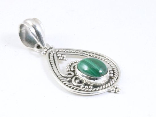 Opengewerkte zilveren hanger met malachiet afbeelding 2