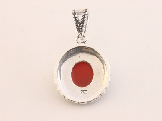 Ovale zilveren hanger met carneool en marcasiet afbeelding 3