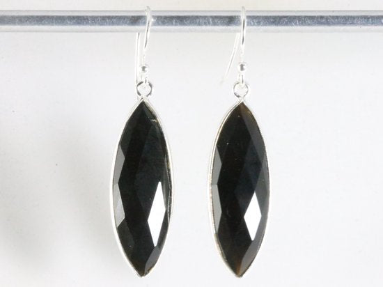 Lange zilveren oorbellen met onyx afbeelding 3