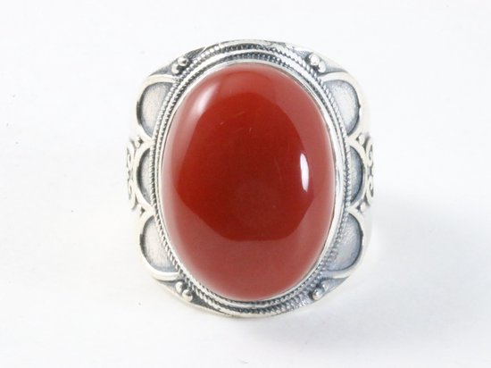 Bewerkte zilveren ring met carneool afbeelding 4